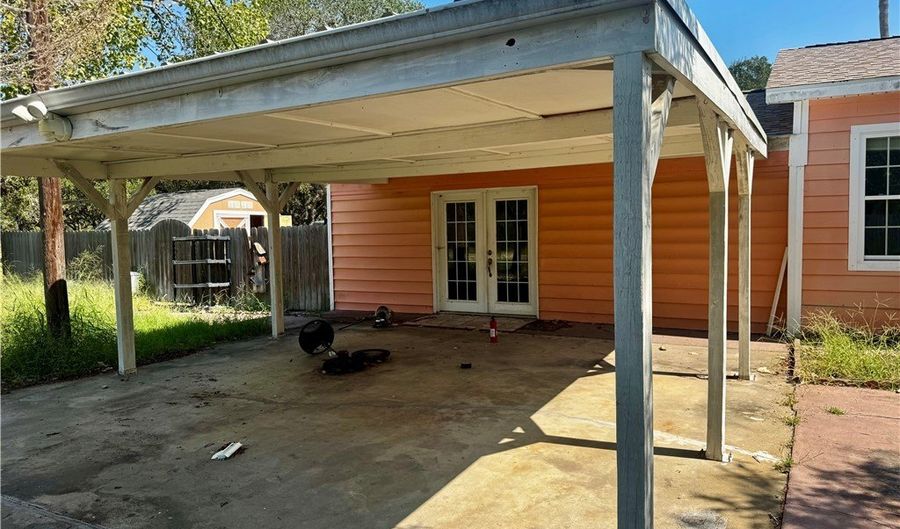 1552 W Johnson Ave, Aransas Pass, TX 78336 - 4 Beds, 2 Bath