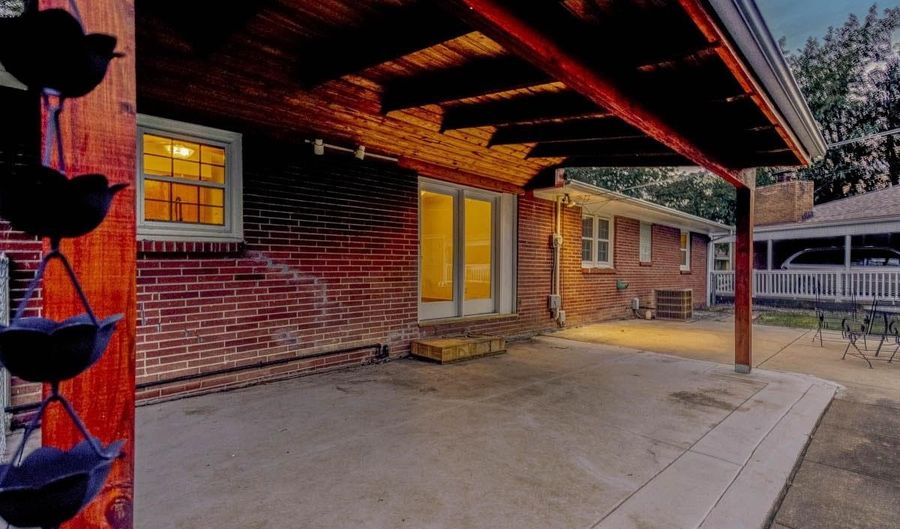 232 Greenway Rd, Arkansas City, KS 67005 - 3 Beds, 2 Bath