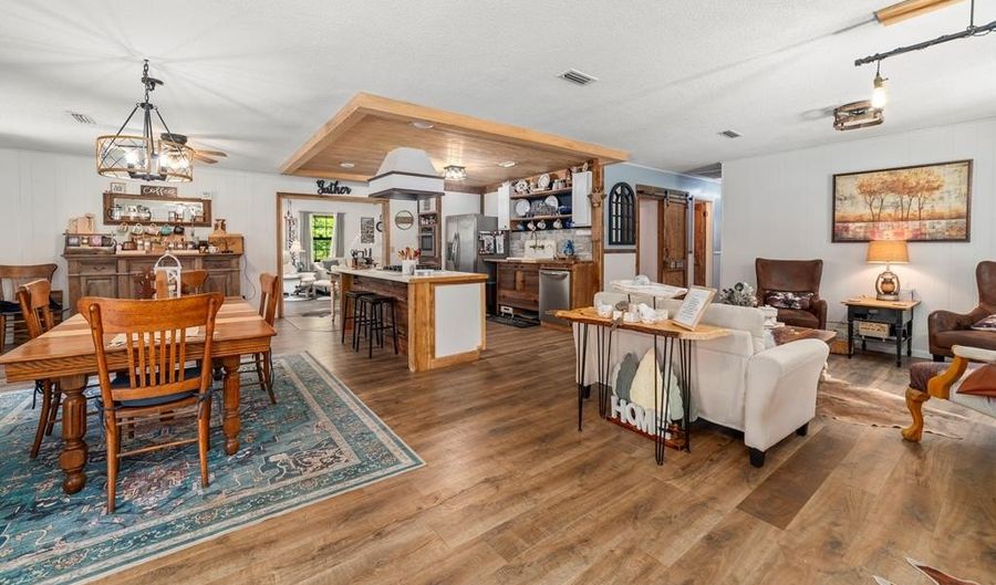 384 S Lakeview Dr, Abbeville, AL 36310 - 3 Beds, 2 Bath