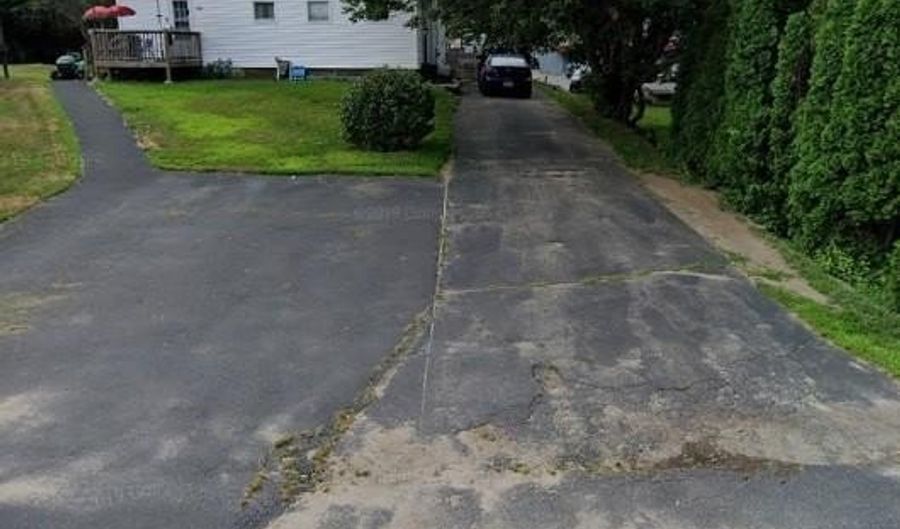 226 Marshall Ave, Cumberland, RI 02864 - 4 Beds, 2 Bath
