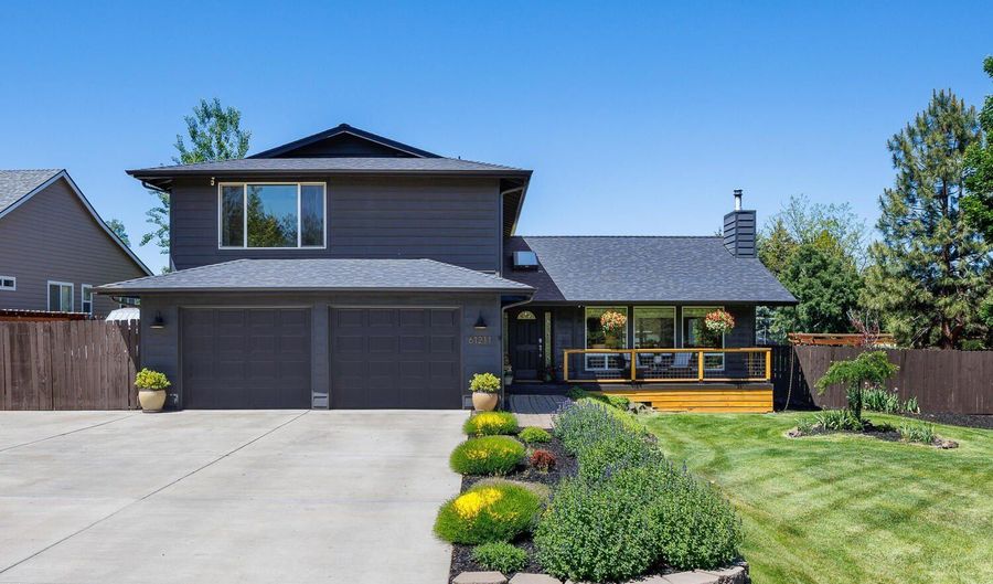 61211 Mount Vista Dr, Bend, OR 97702 - 4 Beds, 3 Bath