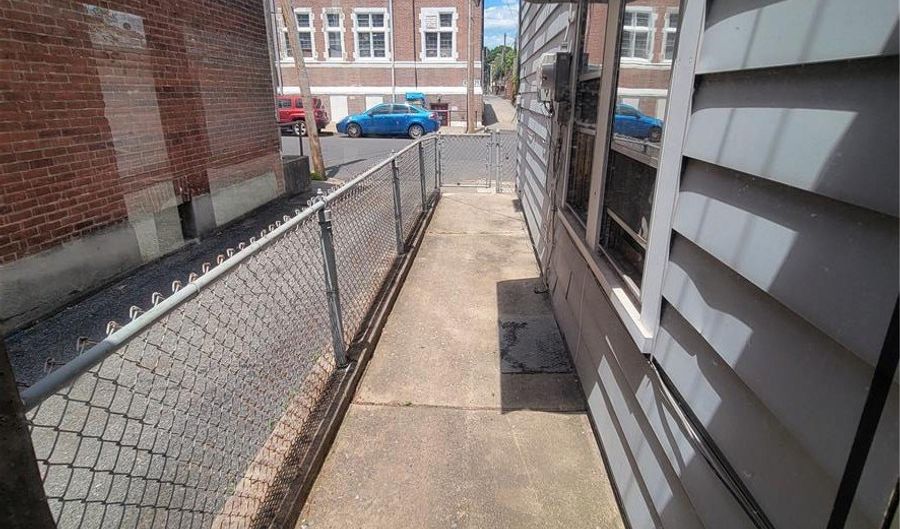 132 W Chew St, Allentown, PA 18102 - 3 Beds, 1 Bath