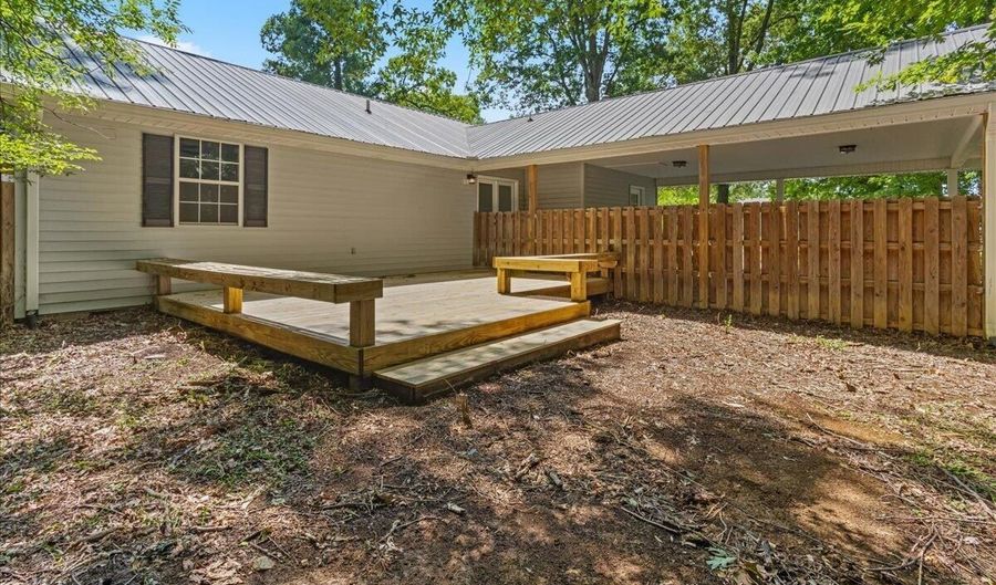 2613 Kenwood Dr, Athens, TN 37303 - 3 Beds, 2 Bath