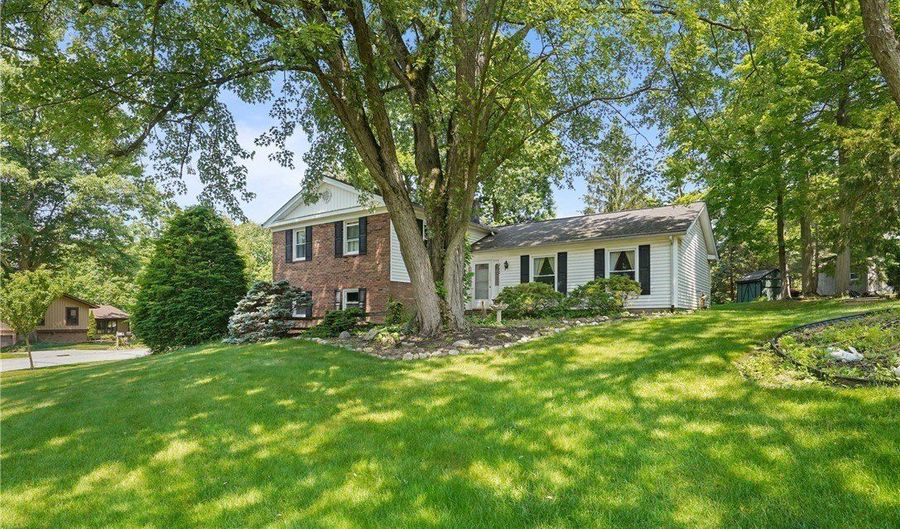240 S Park Dr, Aurora, OH 44202 - 3 Beds, 3 Bath