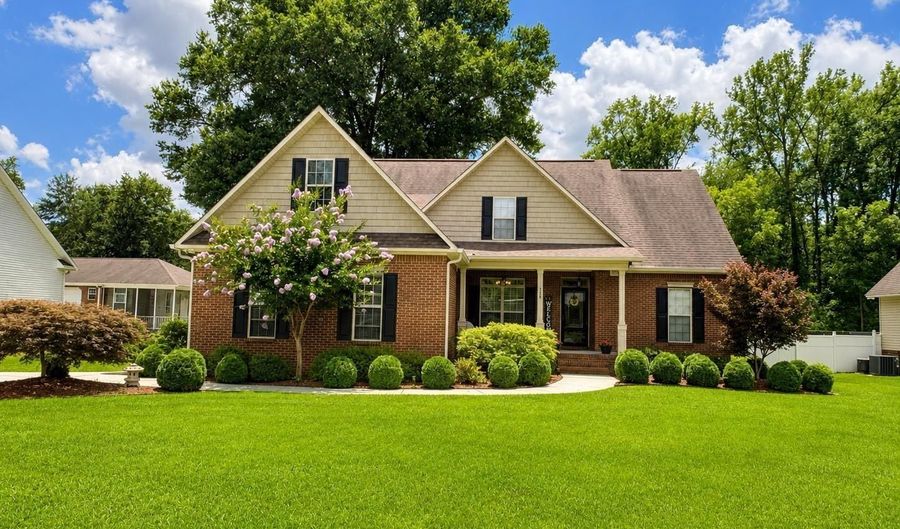 300 Teal St, Albertville, AL 35950 - 3 Beds, 3 Bath