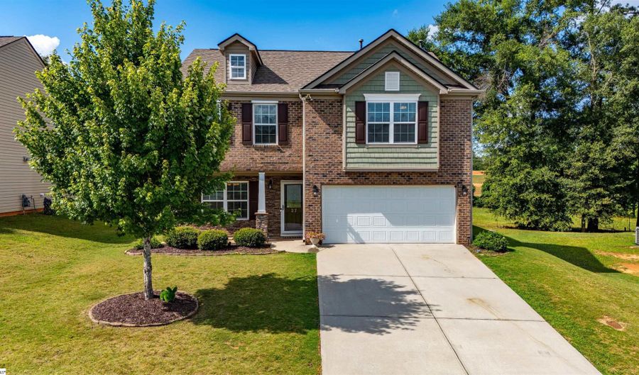 27 Ravencrest Dr, Anderson, SC 29621 - 4 Beds, 3 Bath