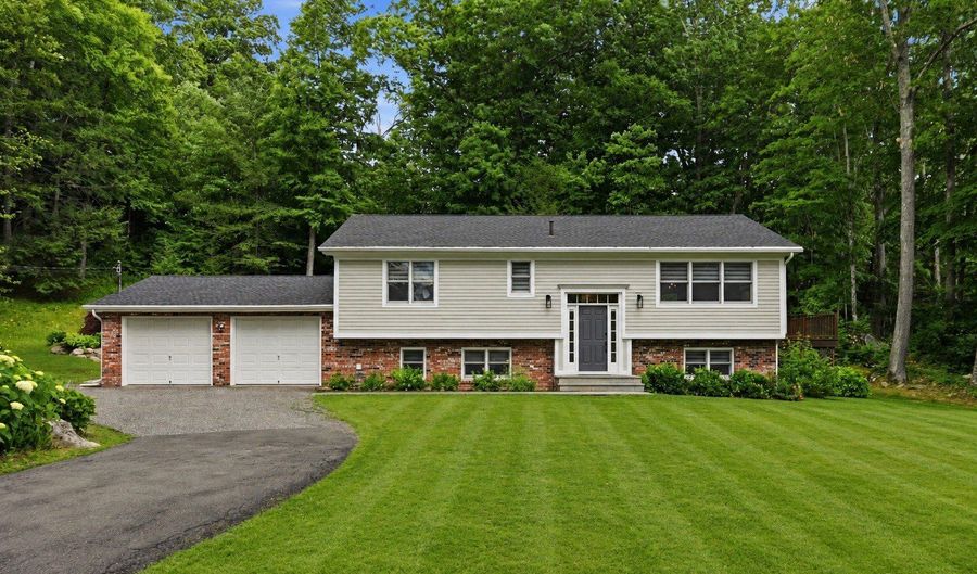 3 Bayberry Dr, Brookfield, CT 06804 - 4 Beds, 3 Bath