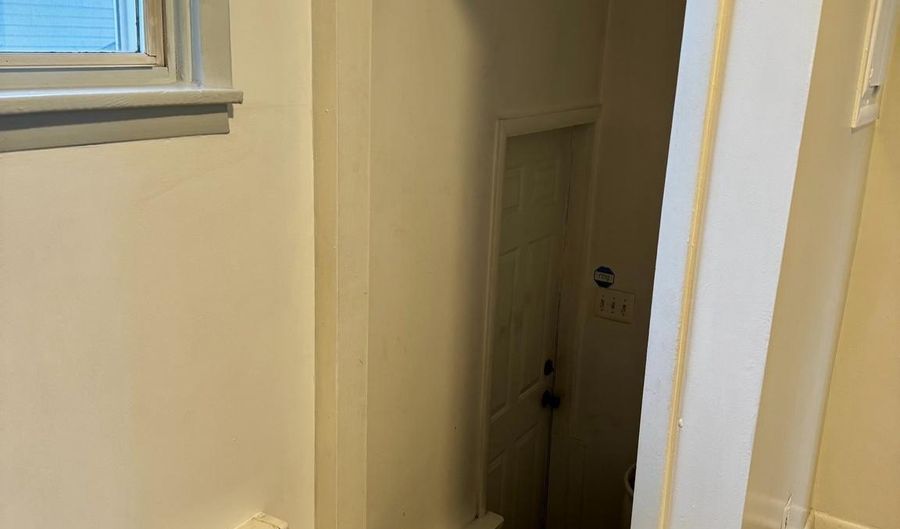 6604 ODONNELL St A, Baltimore, MD 21224 - 2 Beds, 1 Bath