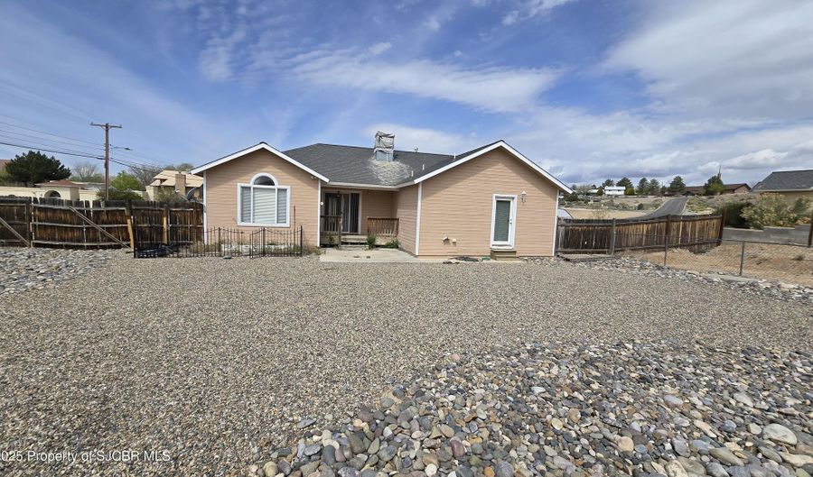 400 N OLIVER Dr, Aztec, NM 87410 - 3 Beds, 2 Bath