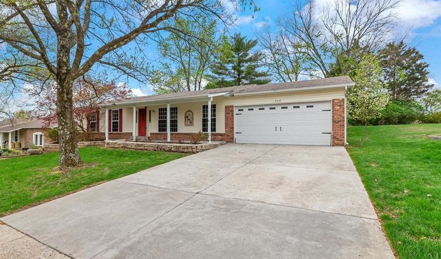 269 Braeshire Dr, Ballwin, MO 63021 - 3 Beds, 2 Bath