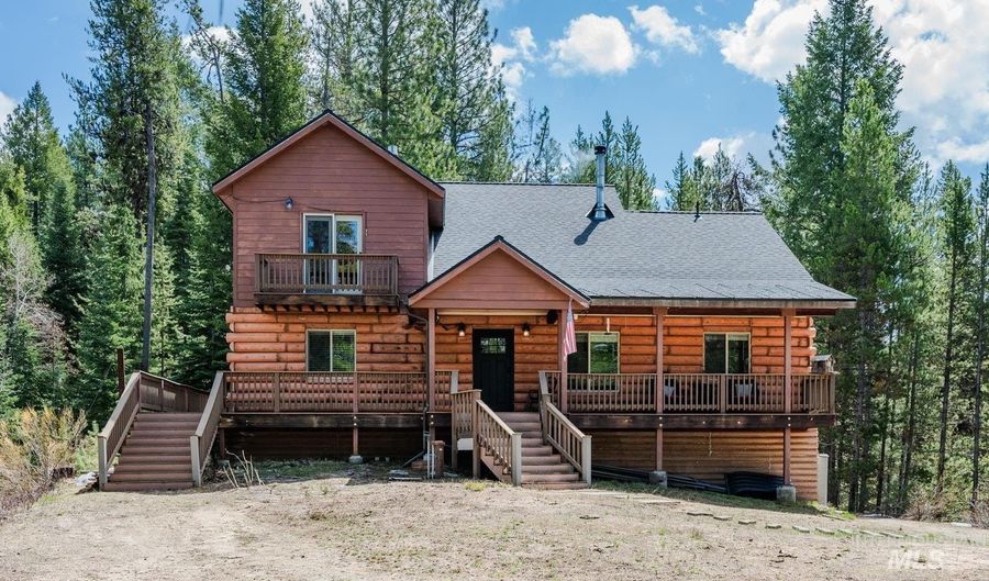 10390 Gamann Dr, Cascade, ID 83611 - 4 Beds, 3 Bath