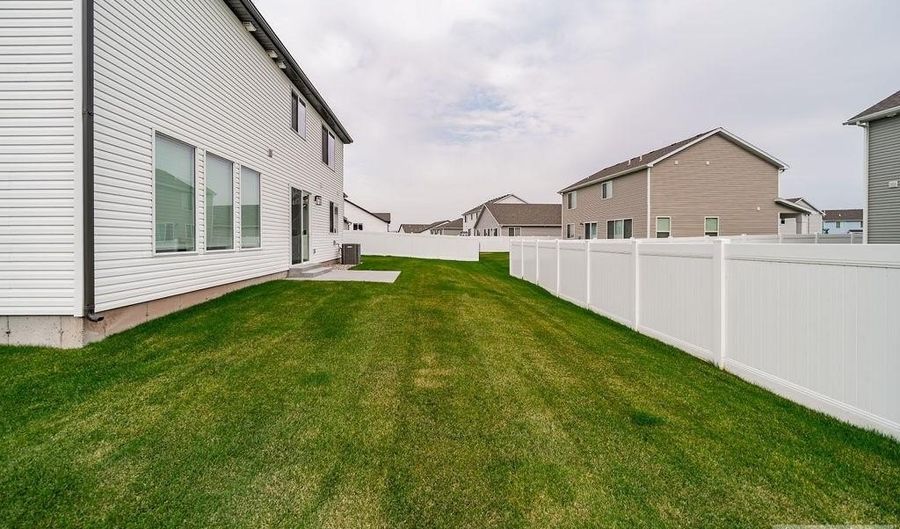 2926 Curlew Dr, Ammon, ID 83401 - 4 Beds, 3 Bath