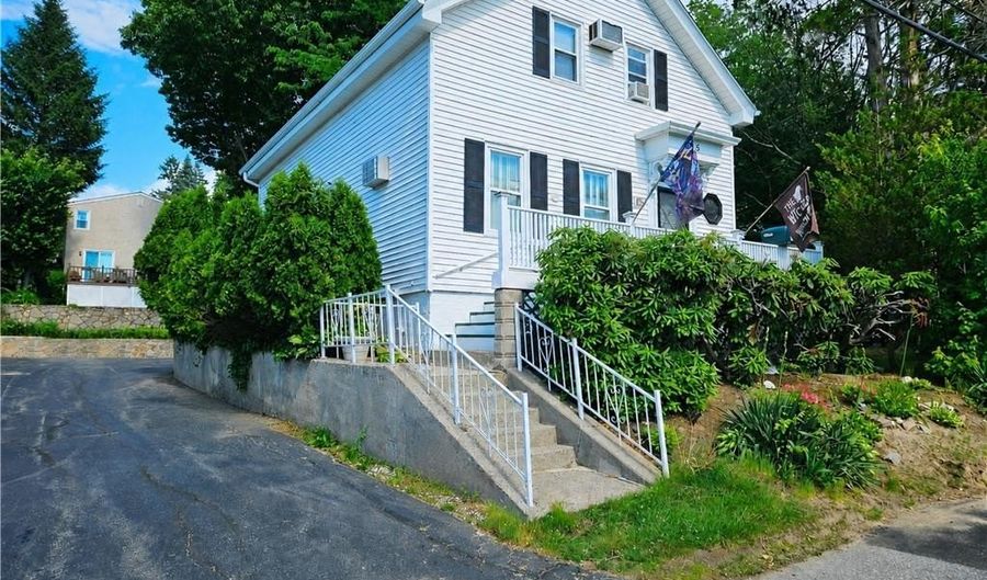 55 Lexington Ave, North Providence, RI 02904 - 2 Beds, 2 Bath
