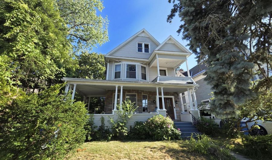 2 Maple Ave, Albany, NY 12208 - 5 Beds, 2 Bath