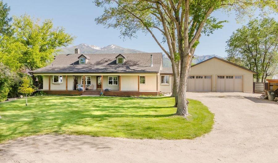 3163 Clubine Rd, Lamoille, NV 89828 - 3 Beds, 3 Bath