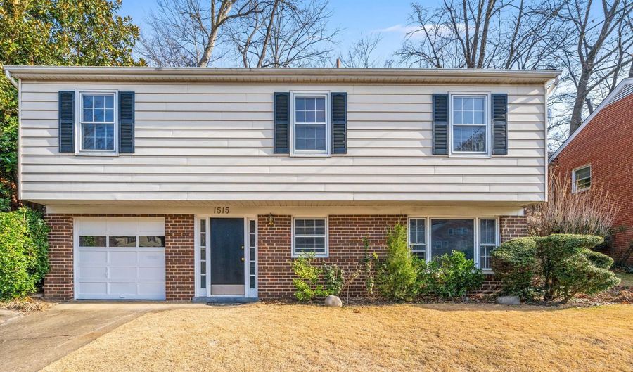 1515 KIRKWOOD Rd, Arlington, VA 22201 - 2 Beds, 1 Bath