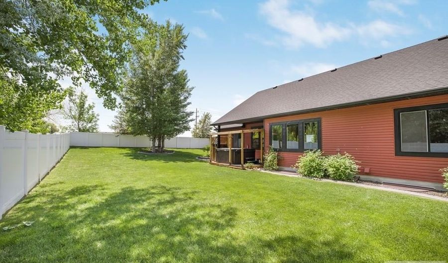 4859 Mountain Bend Dr, Ammon, ID 83406 - 6 Beds, 4 Bath