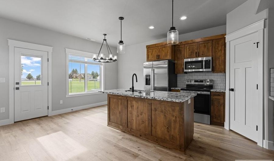540 N 4th St 8, Ashton, ID 83420 - 3 Beds, 3 Bath