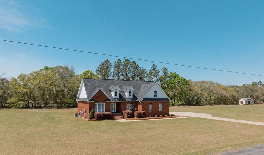 83 Gabriel Ln, Baxley, GA 31513 - 4 Beds, 3 Bath