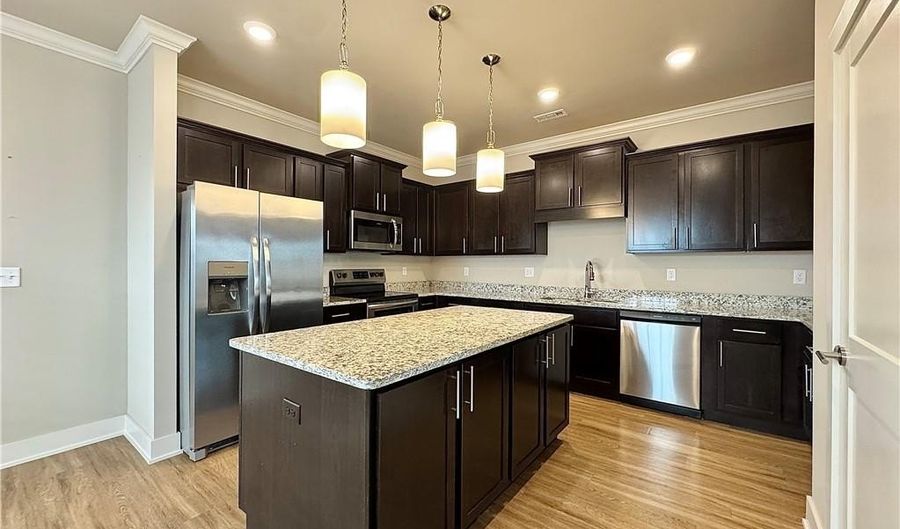 707 NE Heights Ln, Bentonville, AR 72712 - 2 Beds, 2 Bath