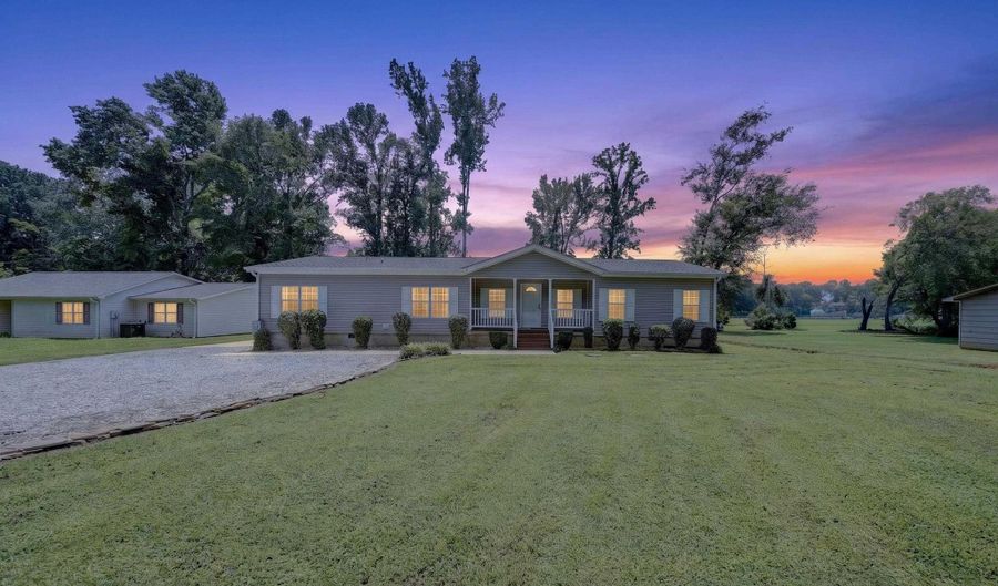 10744 Paradise Shrs, Athens, AL 35611 - 3 Beds, 2 Bath