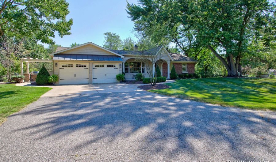 626 Spaulding Ave SE, Ada, MI 49301 - 4 Beds, 3 Bath