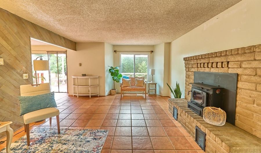 520 Seely Ave, Aromas, CA 95004 - 3 Beds, 3 Bath