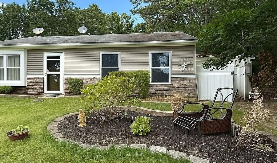 102 BARNEGAT Blvd S, Barnegat, NJ 08005 - 4 Beds, 2 Bath