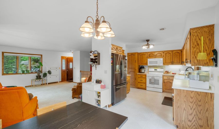 W7120 School Dr, Adell, WI 53001 - 4 Beds, 3 Bath
