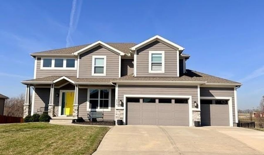 6416 N 142nd St, Basehor, KS 66007 - 4 Beds, 4 Bath