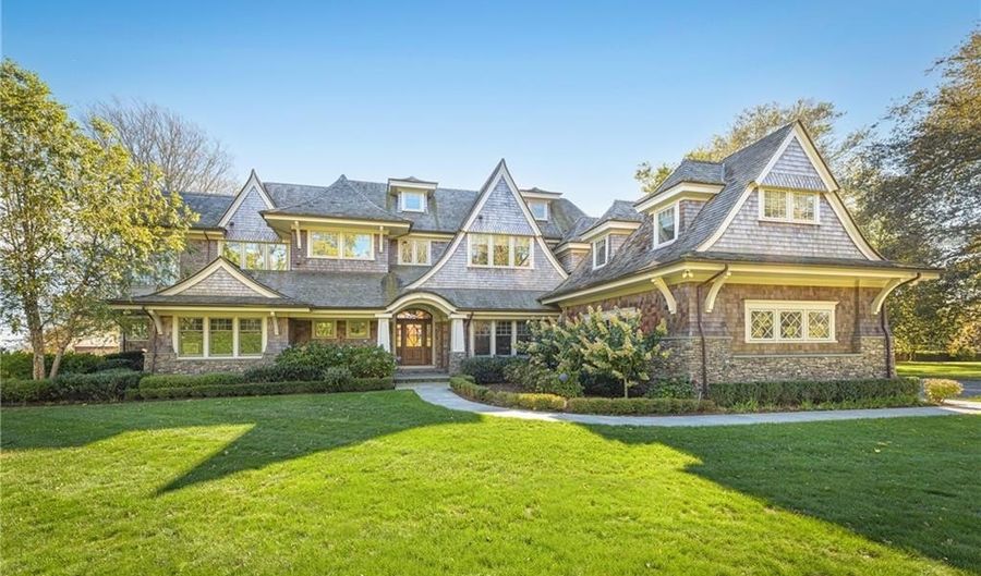 10 Ocean Lawn Ln, Newport, RI 02840 - 8 Beds, 10 Bath