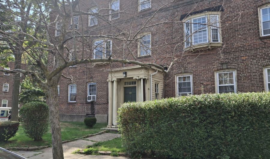 591 Wilmot St 3, Bridgeport, CT 06607 - 1 Beds, 1 Bath