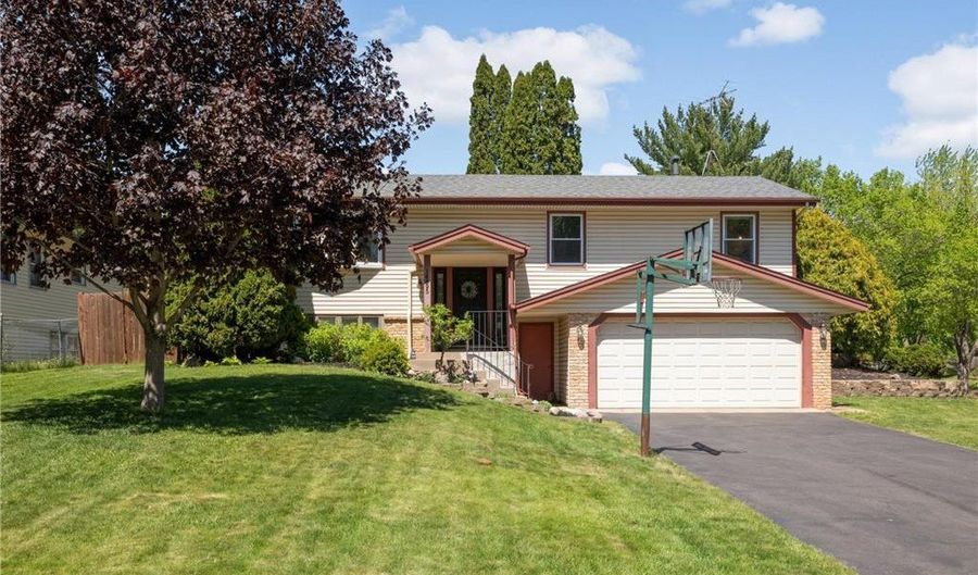 14895 Easter Ave, Apple Valley, MN 55124 - 4 Beds, 2 Bath
