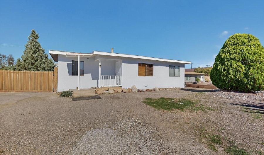165 Hilton Ave NW, Albuquerque, NM 87107 - 2 Beds, 1 Bath