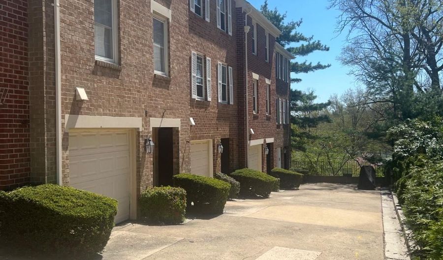 1424 12TH St N B - Unit 2, Arlington, VA 22209 - 3 Beds, 3 Bath