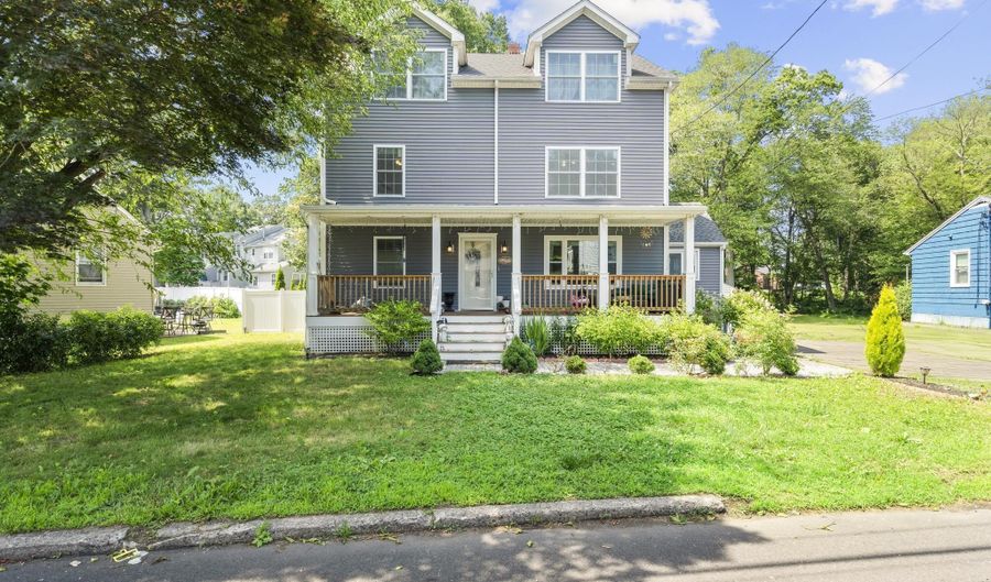 170 Red Oak Rd, Bridgeport, CT 06606 - 5 Beds, 3 Bath