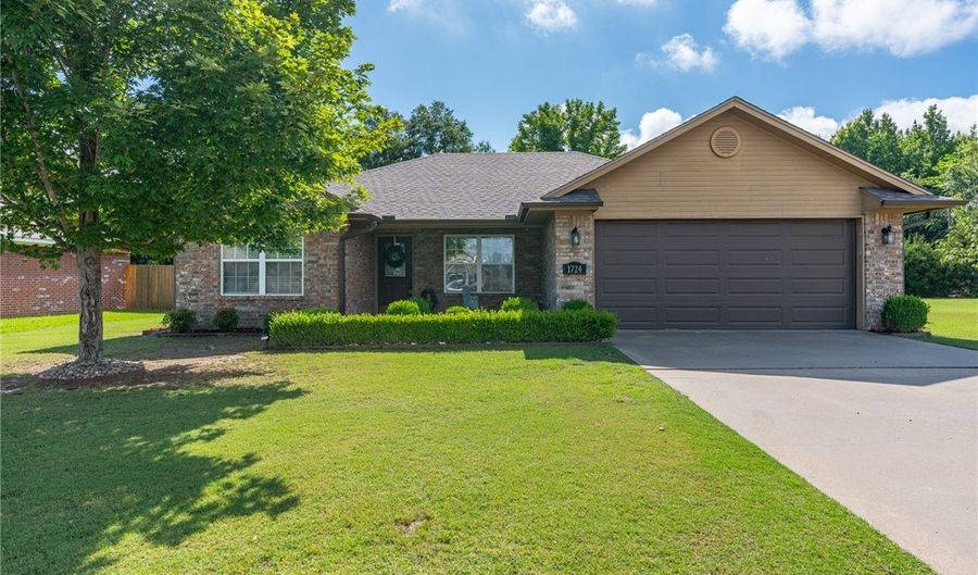 1724 Riley Cir, Alma, AR 72921 - 3 Beds, 2 Bath