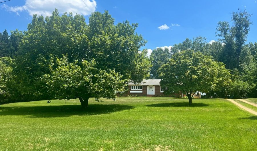 12405 SHAFER Ln, Bowie, MD 20720 - 5 Beds, 3 Bath