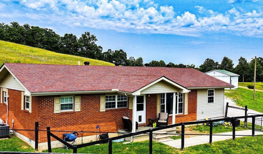 29 Left Fork Bear Track Rd, Beattyville, KY 41311 - 3 Beds, 2 Bath