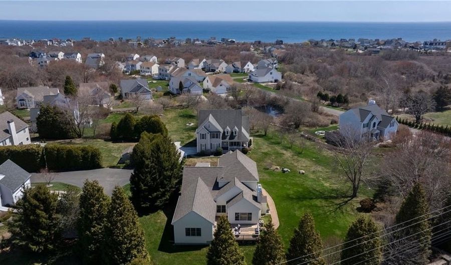 25 Southern View Dr, Narragansett, RI 02882 - 4 Beds, 4 Bath