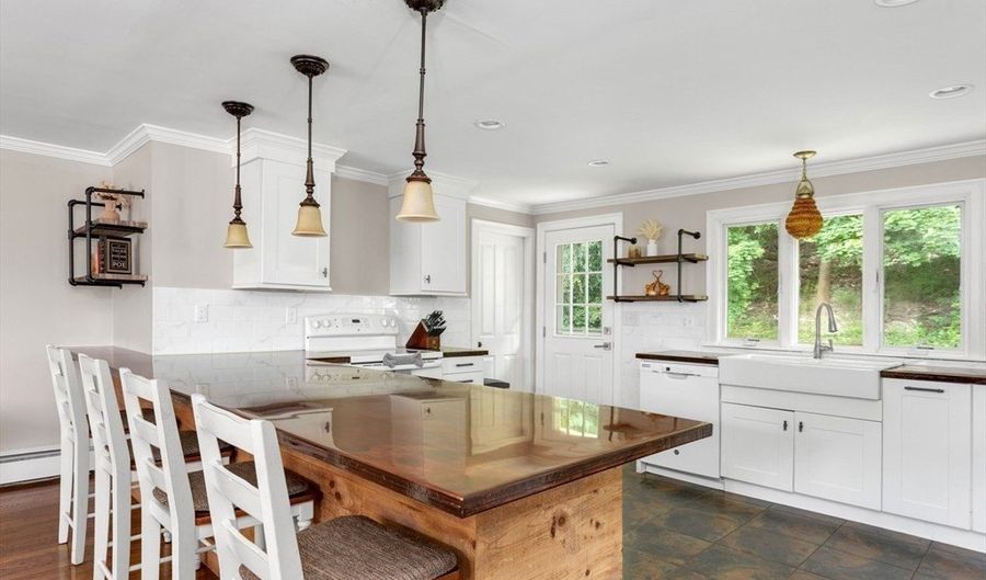 100 Blackstone St, Blackstone, MA 01504 - 3 Beds, 1 Bath