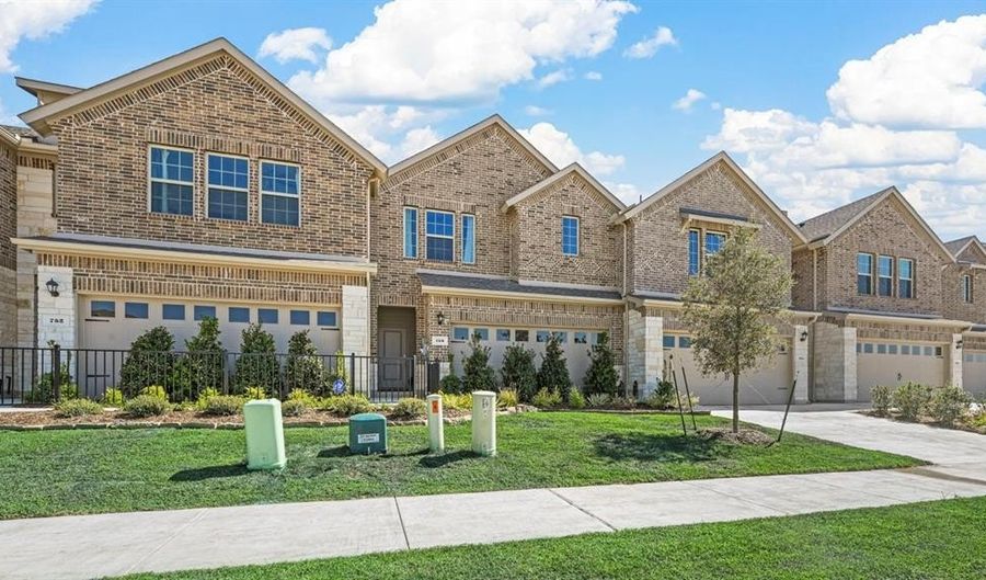 740 Thorn Creek Dr, Anna, TX 75409 - 3 Beds, 3 Bath