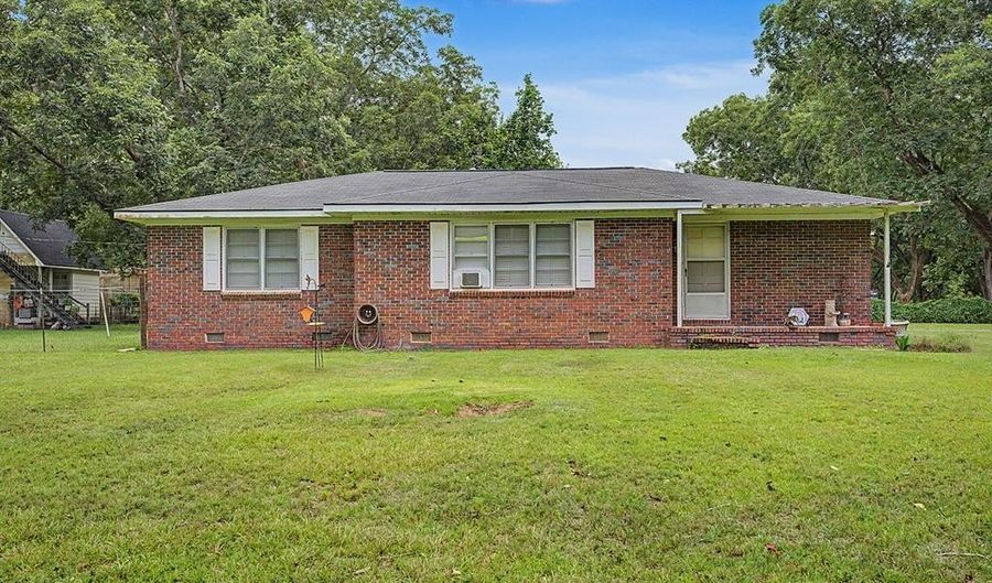 4228 Nichols St, Albany, GA 31705 - 3 Beds, 2 Bath