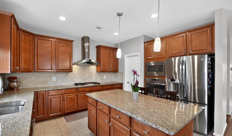 24713 CAPECASTLE Ter, Aldie, VA 20105 - 4 Beds, 4 Bath