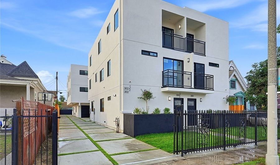 300 E 25th, Los Angeles, CA 90011 - 22 Beds, 24 Bath