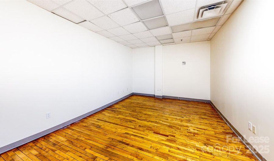 124 College St, Asheville, NC 28801 - 0 Beds, 2 Bath