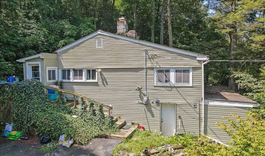6680 Haasadahl Rd, Allentown, PA 18106 - 2 Beds, 2 Bath