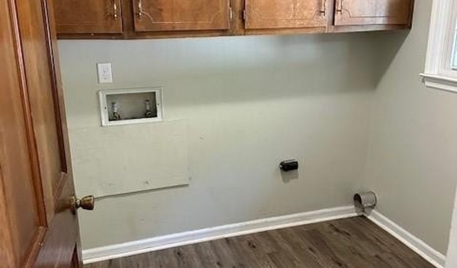 265 AUBURN Pkwy, Athens, GA 30606 - 3 Beds, 2 Bath