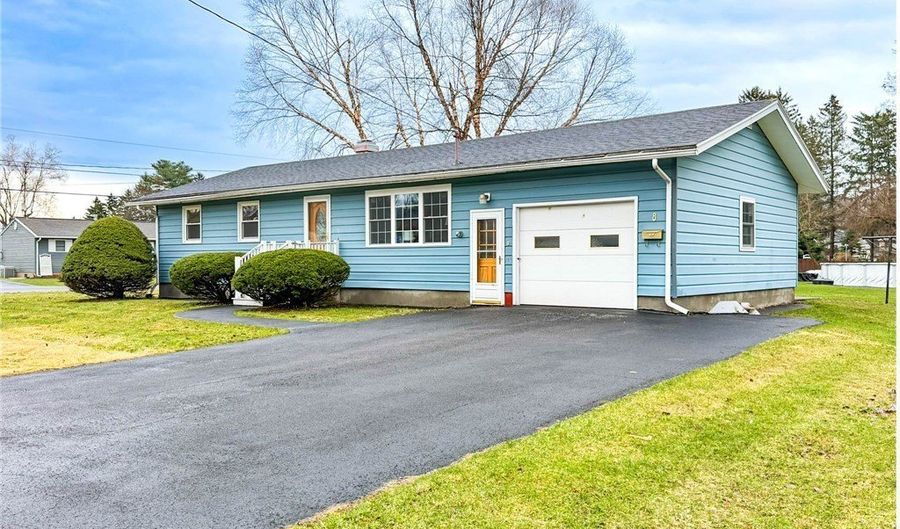8 Burmont Ct, Utica, NY 13502 - 3 Beds, 2 Bath