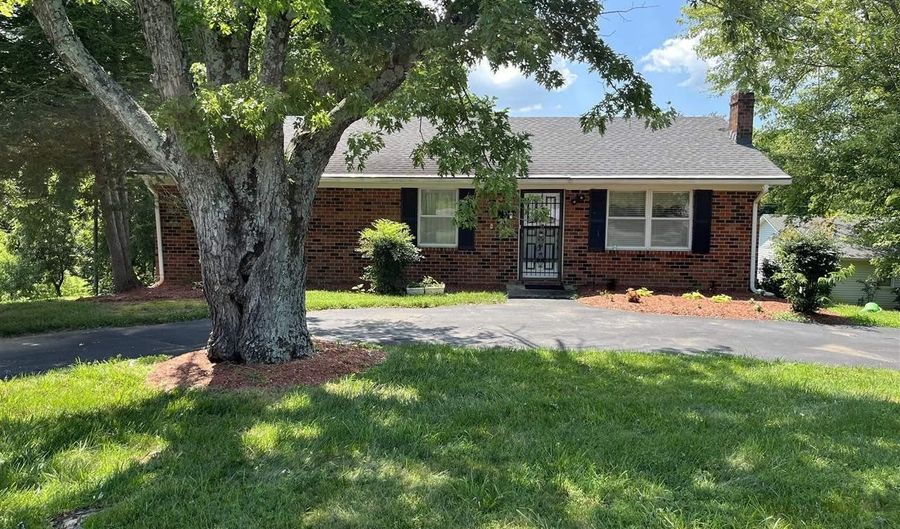 777 Dye Ford Rd, Alvaton, KY 42122 - 3 Beds, 2 Bath